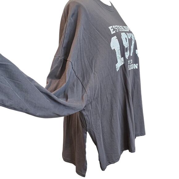 Womens Oversized Gray Long Sleeve Side Slit Tee Sz Onesize/Oversized - Picture 2 of 4